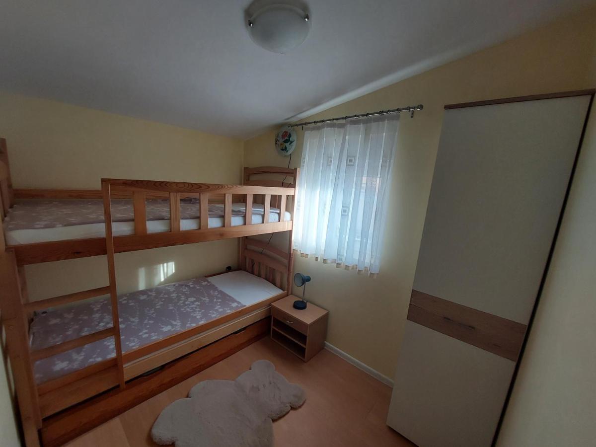 Apartmani Piskoric วีร์ ภายนอก รูปภาพ