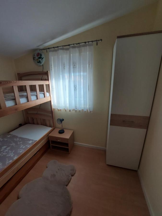 Apartmani Piskoric วีร์ ภายนอก รูปภาพ